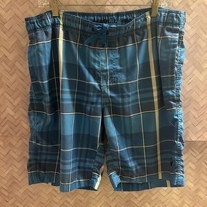 O’Neill swim trunks, men’s size medium, board shorts, with mesh, 3 pockets​​​